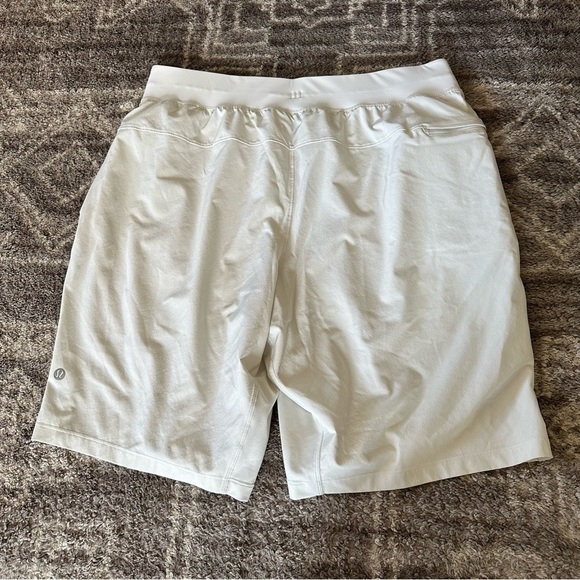 Lululemon T.H.E. Linerless Short 9" Cream - Picture 10 of 12